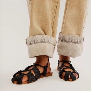 $128 NWOT Free People Sunny Gilly Flat Sandals Size 8.5